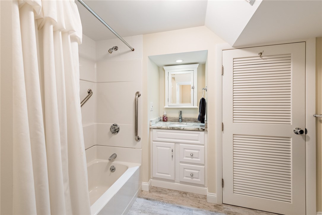 30 Angell Court Warwick, RI 02889 - Photo 27 of 40