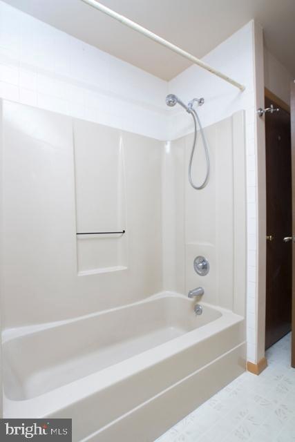 311 Farm Del Circle Lititz, PA 17543 - Photo 18 of 35