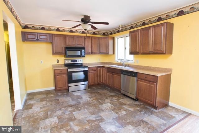 311 Farm Del Circle Lititz, PA 17543 - Photo 4 of 35
