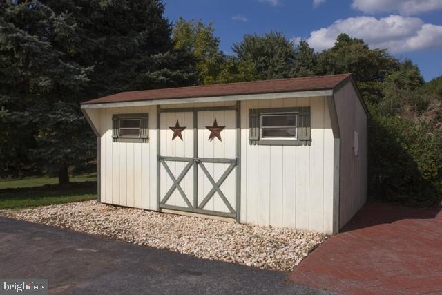 311 Farm Del Circle Lititz, PA 17543 - Photo 32 of 35