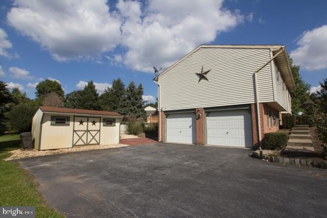 311 Farm Del Circle Lititz, PA 17543 - Photo 33 of 35