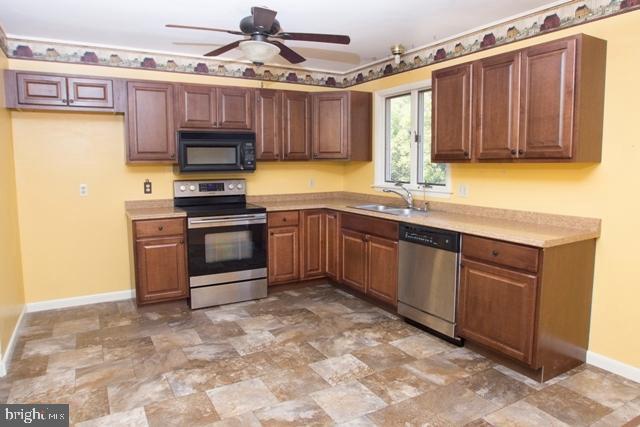 311 Farm Del Circle Lititz, PA 17543 - Photo 5 of 35
