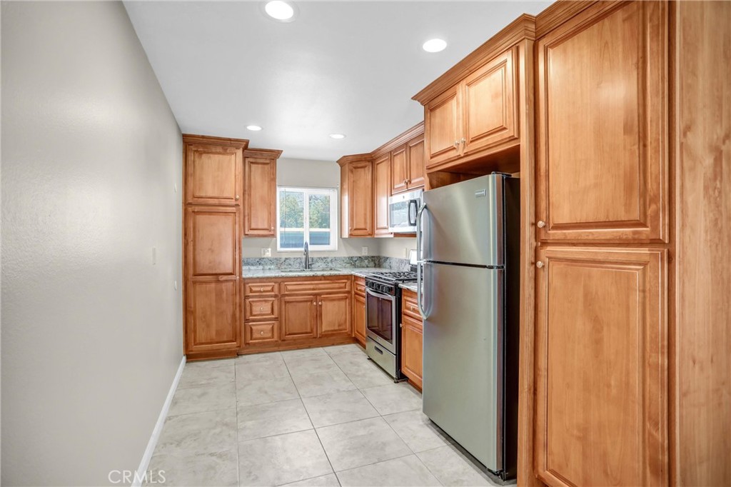 2891 Canyon Crest, Unit 15 Riverside, CA 92507 - Photo 8 of 28