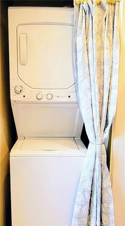 $4,099 | 240 Nice, Unit 207, Newport Beach, CA 92663