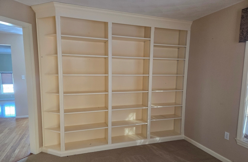 7 Tree Top Way Methuen, MA 01844 - Photo 21 of 32