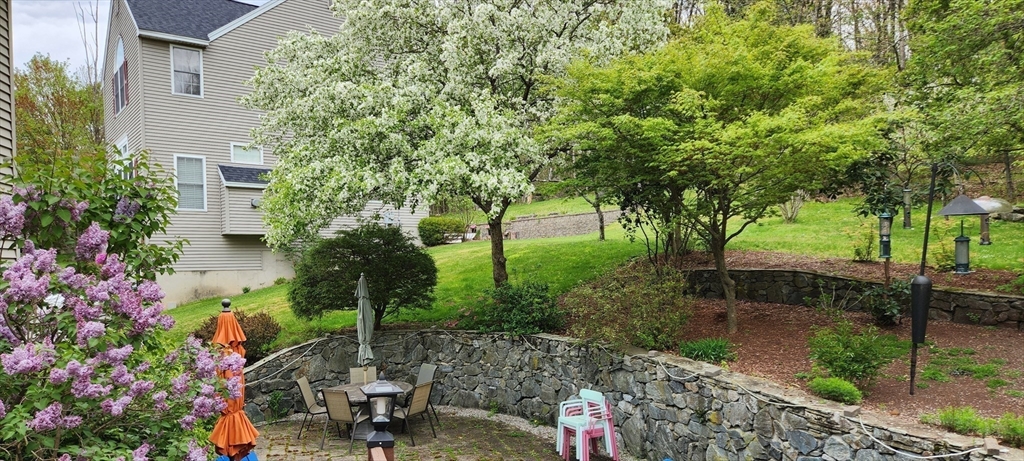 7 Tree Top Way Methuen, MA 01844 - Photo 30 of 32