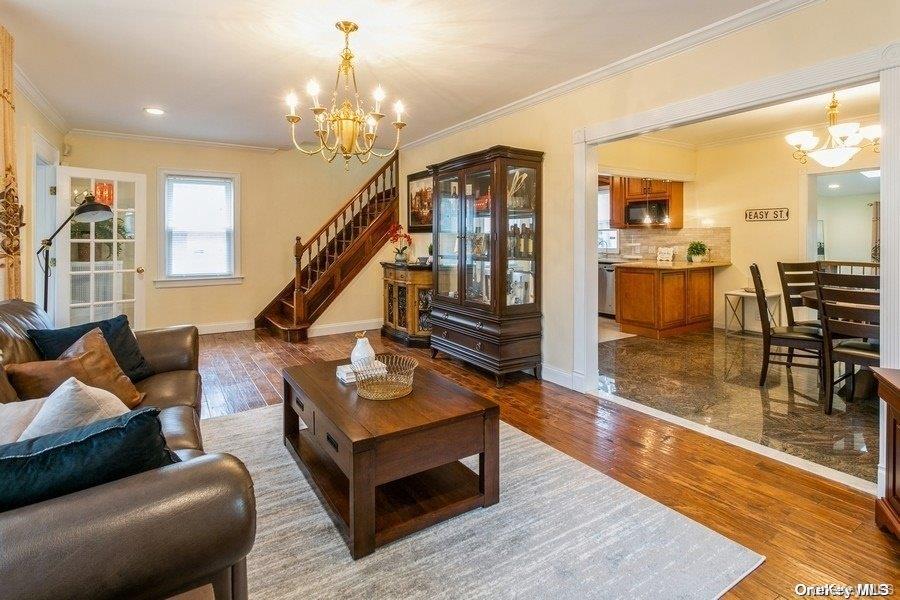 44 Jayson Avenue Great Neck, NY 11021 - Photo 4 of 23