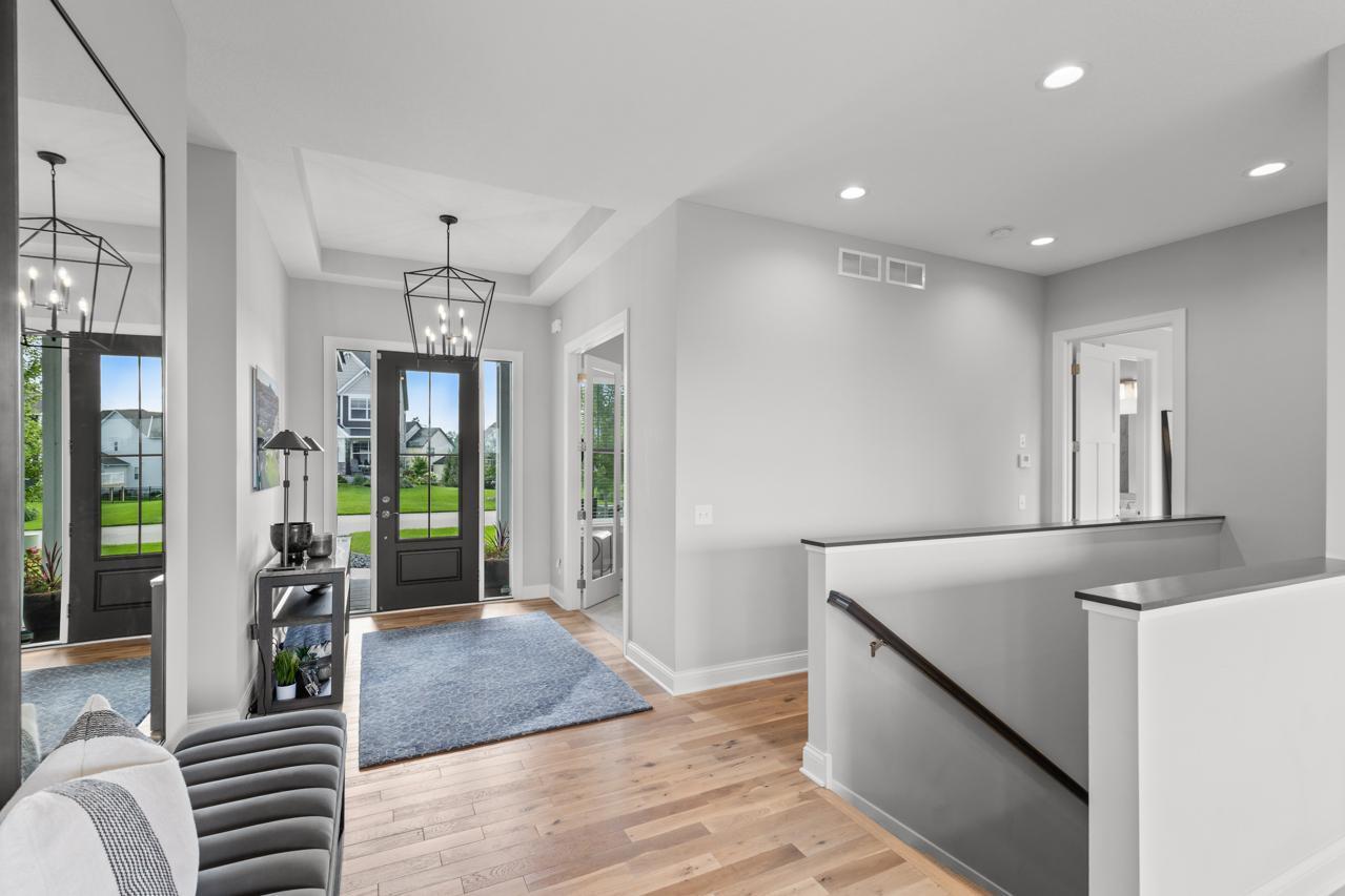 9832 Rodeo Circle Eden Prairie, MN 55347 - Photo 5 of 53