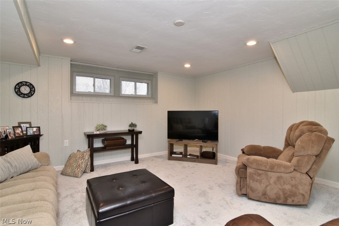6419 Longridge Road Cleveland, OH 44124 - Photo 27 of 38