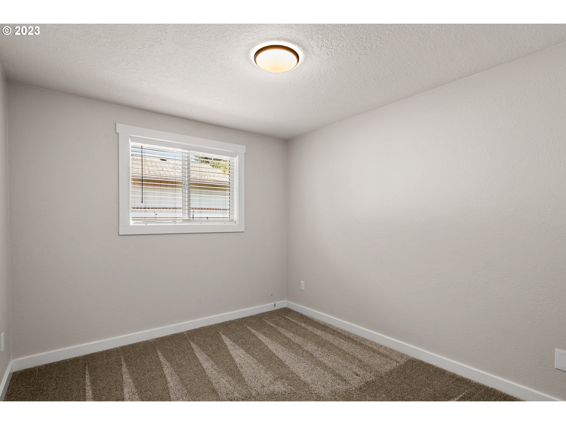 7422 Southeast Luther Road Portland, OR 97206 - Photo 11 of 22 Gallery Image 11