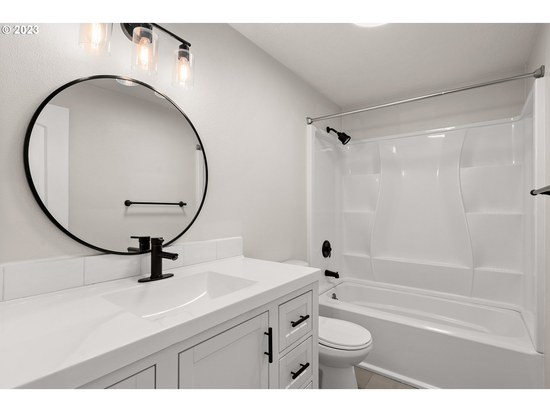 7422 Southeast Luther Road Portland, OR 97206 - Photo 12 of 22 Gallery Image 12