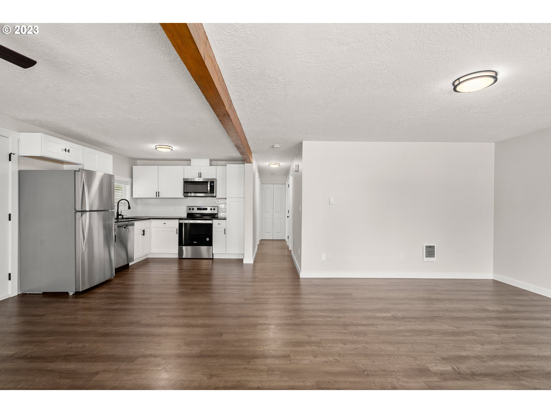 7422 Southeast Luther Road Portland, OR 97206 - Photo 4 of 22 Gallery Image 4