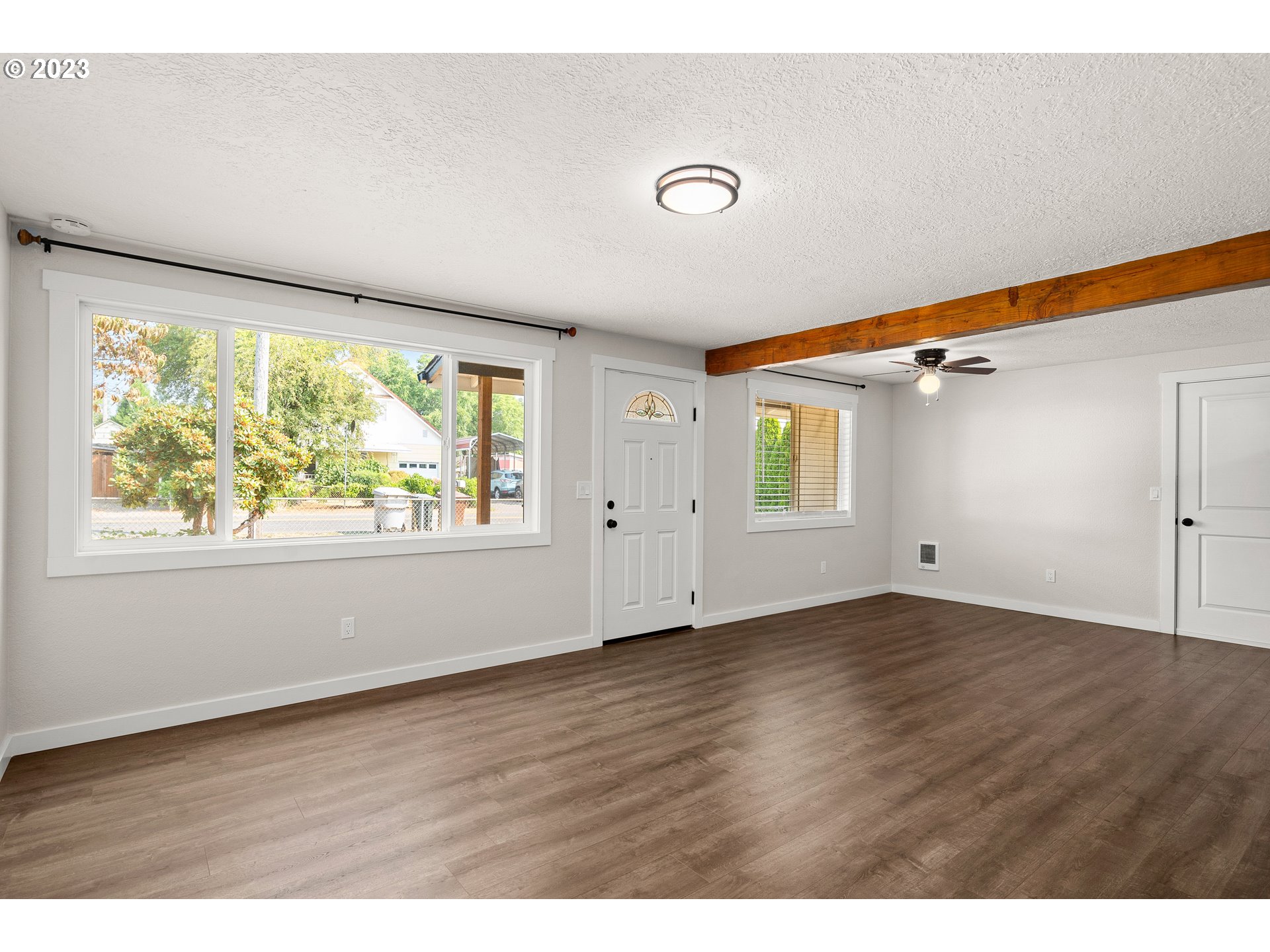 7422 Southeast Luther Road Portland, OR 97206 - Photo 8 of 22 Gallery Image 8