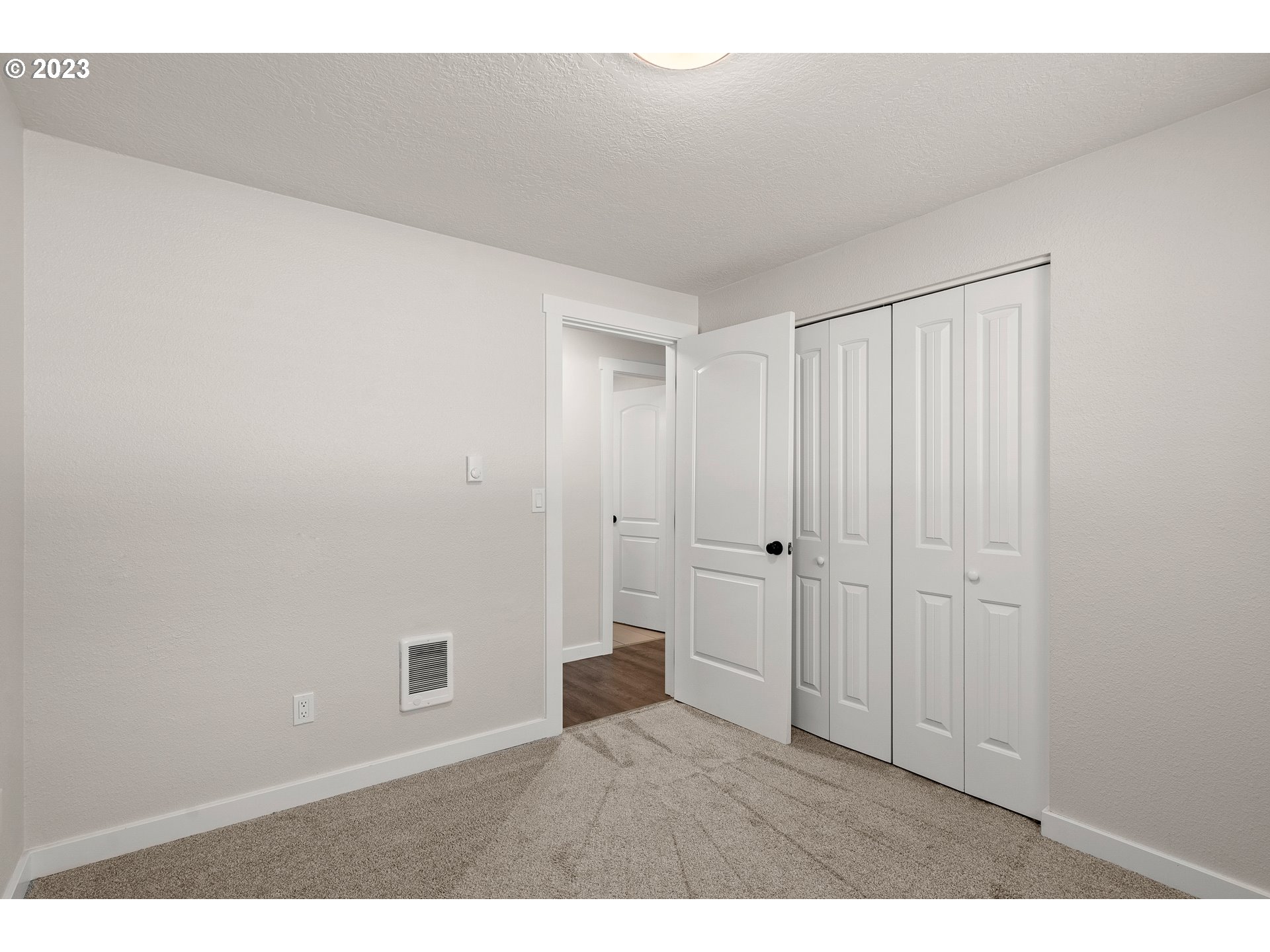 7422 Southeast Luther Road Portland, OR 97206 - Photo 10 of 22 Gallery Image 10