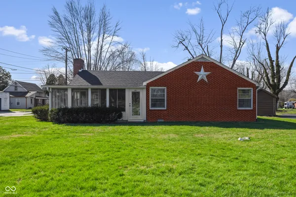 $329,000 | 201 North East Street, Pendleton, IN 46064