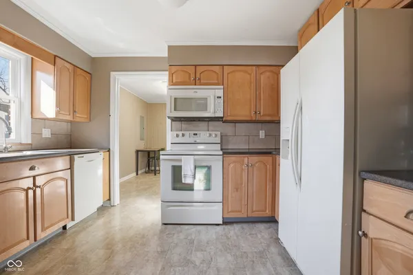 $329,000 | 201 North East Street, Pendleton, IN 46064