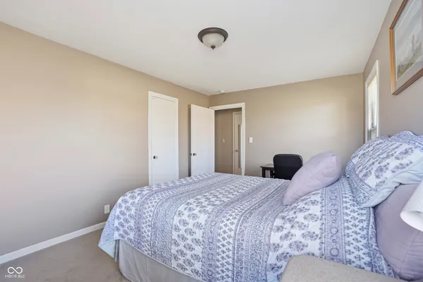 $329,000 | 201 North East Street, Pendleton, IN 46064