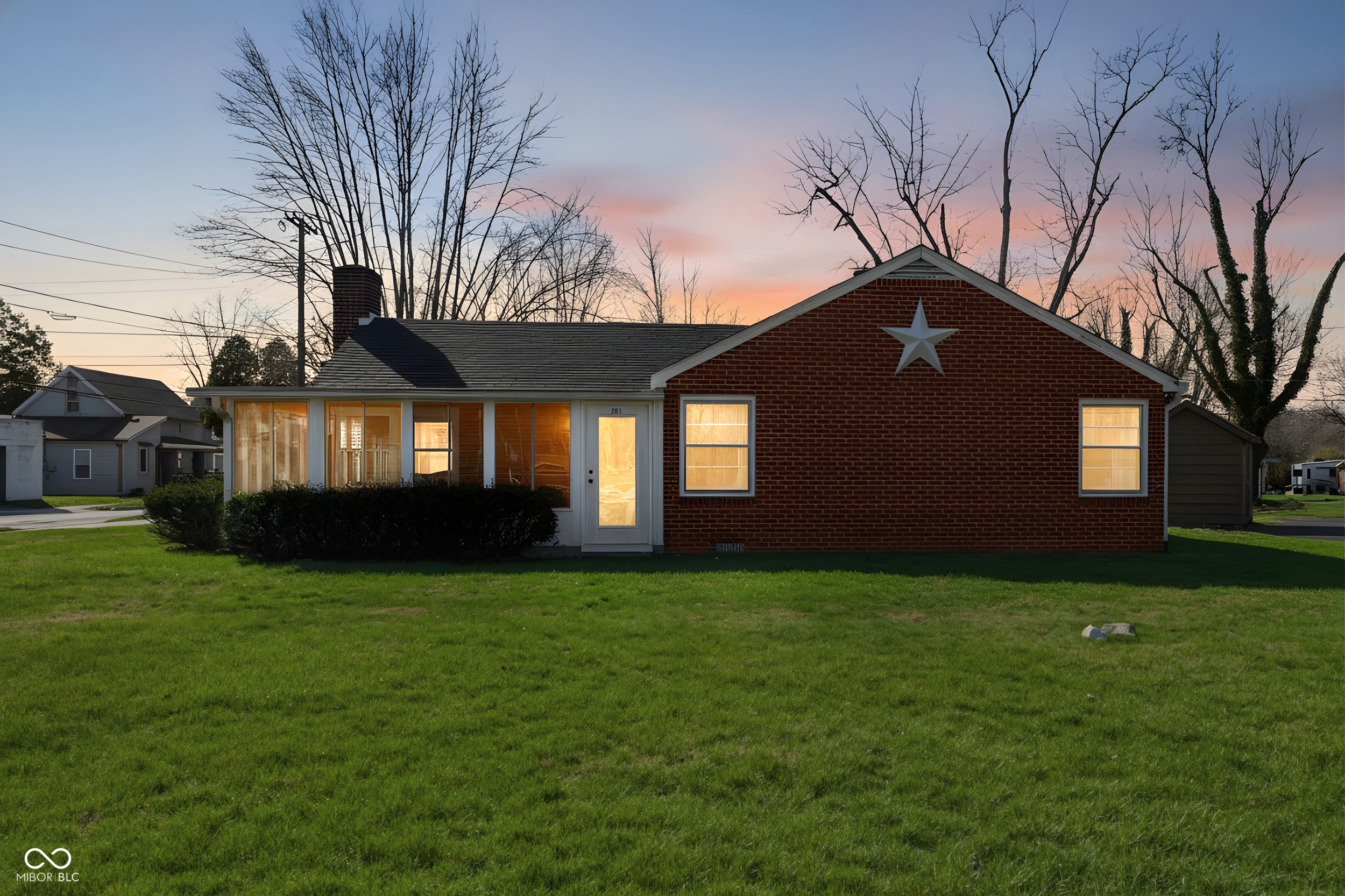 201 North East Street Pendleton, IN 46064 - Photo 2 of 37