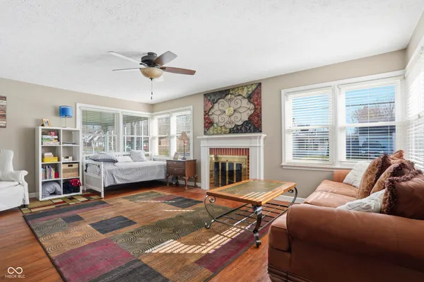 $329,000 | 201 North East Street, Pendleton, IN 46064