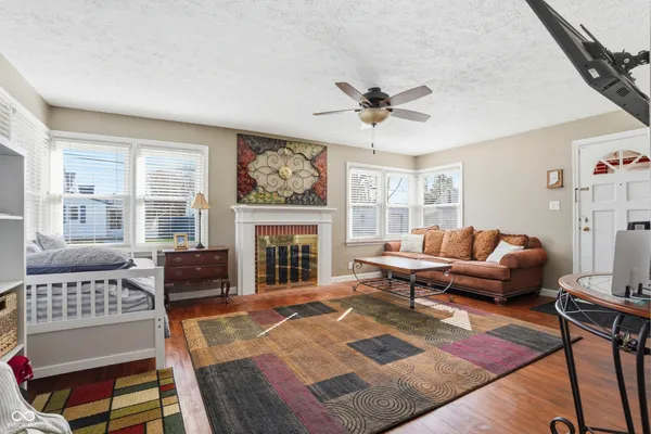 $329,000 | 201 North East Street, Pendleton, IN 46064