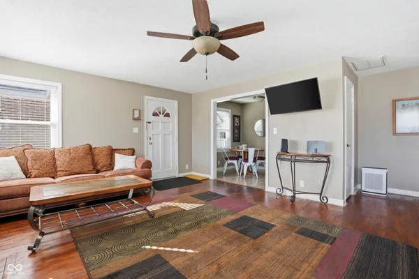 $329,000 | 201 North East Street, Pendleton, IN 46064