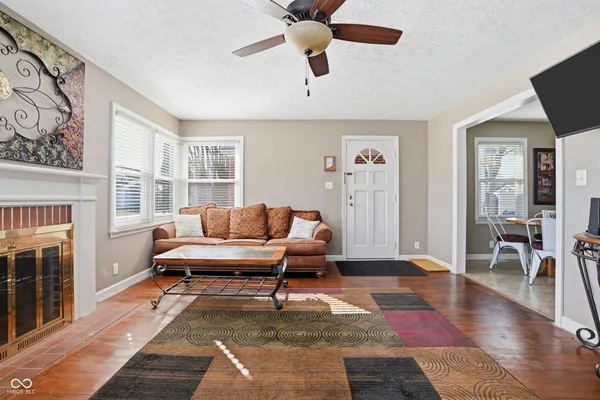 $329,000 | 201 North East Street, Pendleton, IN 46064