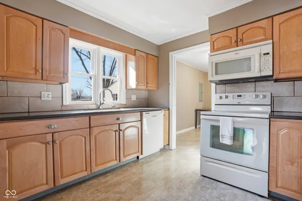 $329,000 | 201 North East Street, Pendleton, IN 46064