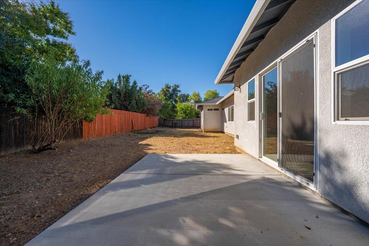 1565 Carl Court Red Bluff, CA 96080 - Photo 40 of 49 a view of a backyard of the house