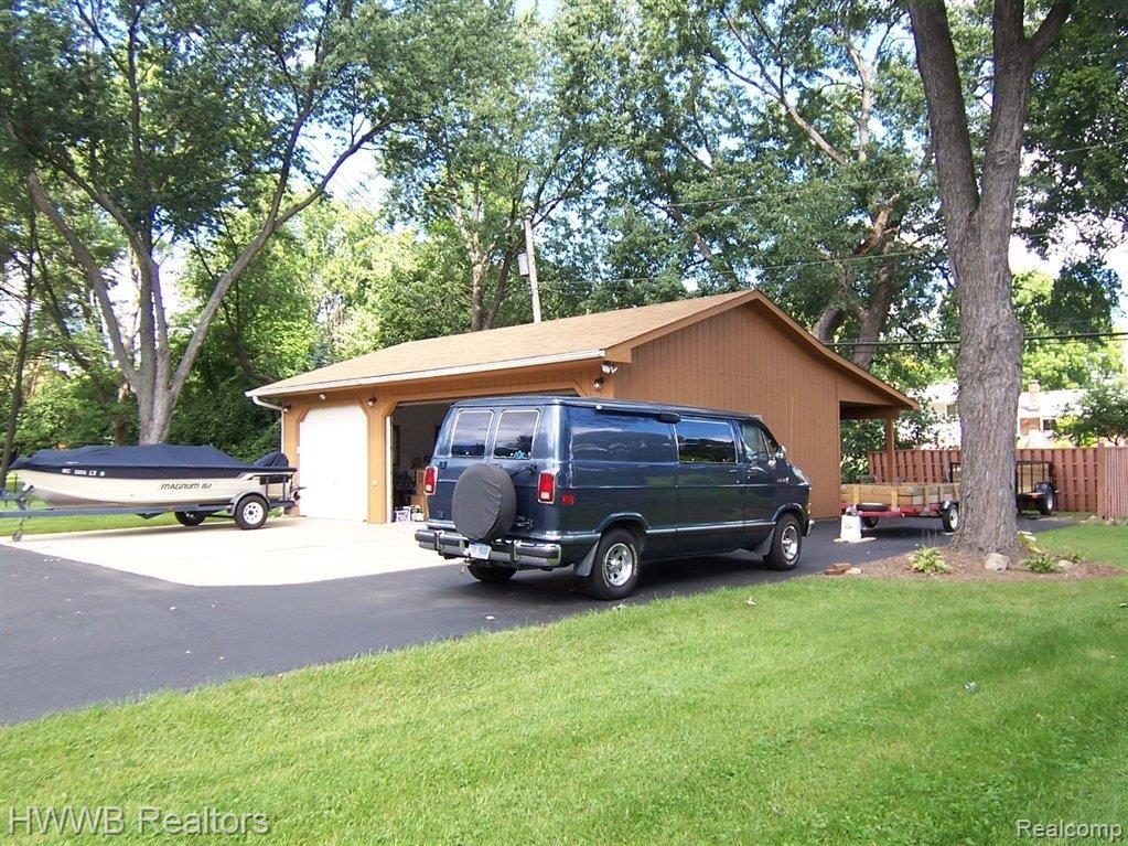 120 West Wattles Road Troy, MI 48098 - Photo 25 of 26 100_2431.jpg