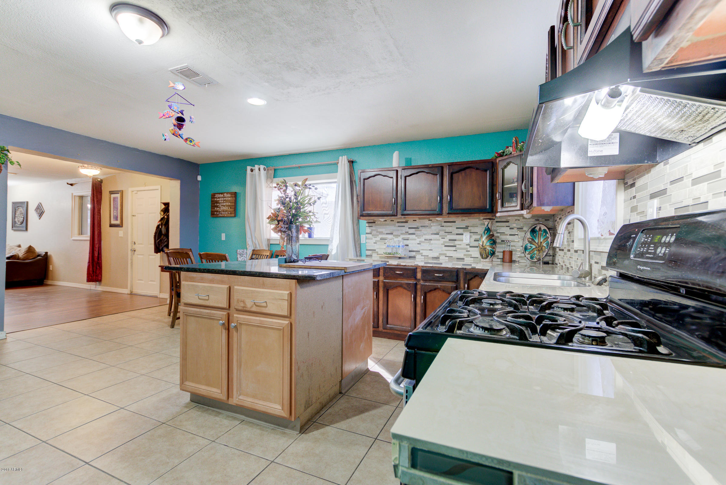 1758 East Pecan Road Phoenix, AZ 85040 - Photo 14 of 38 1758 E Pecan Rd-26