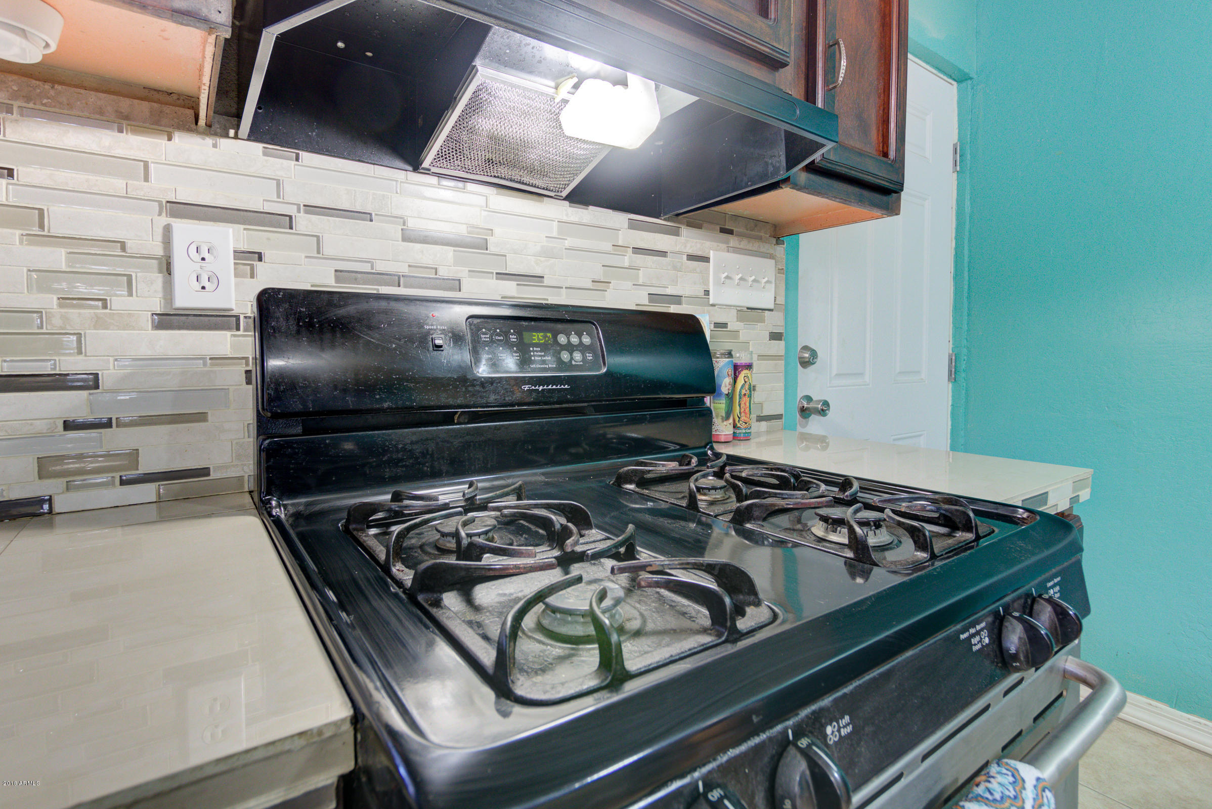 1758 East Pecan Road Phoenix, AZ 85040 - Photo 18 of 38 1758 E Pecan Rd-30