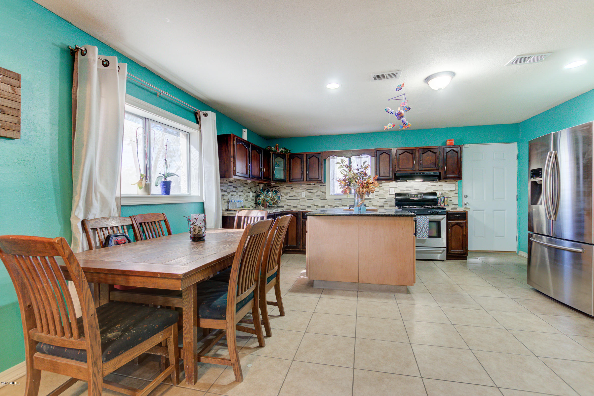 1758 East Pecan Road Phoenix, AZ 85040 - Photo 10 of 38 1758 E Pecan Rd-22