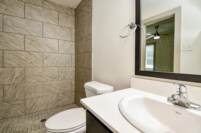 $1,100 | 1009 Enid Street, Unit 1, Houston, TX 77009