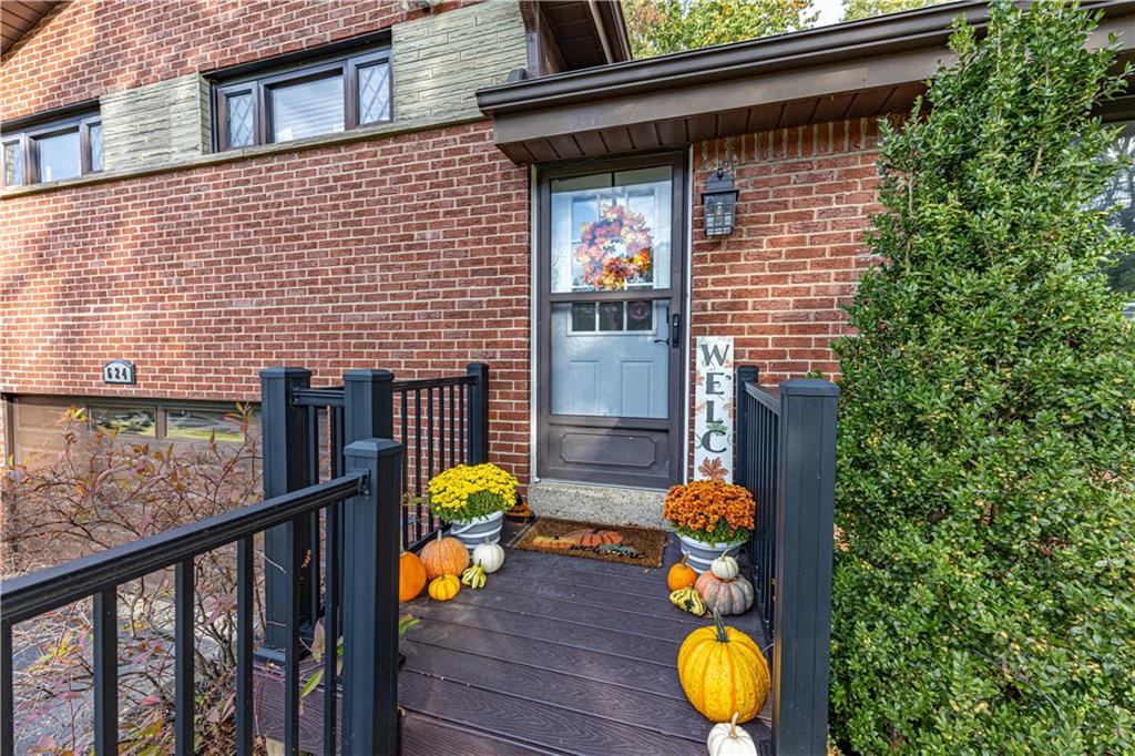 624 Fort Couch Road Pittsburgh, PA 15241 - Photo 3 of 35