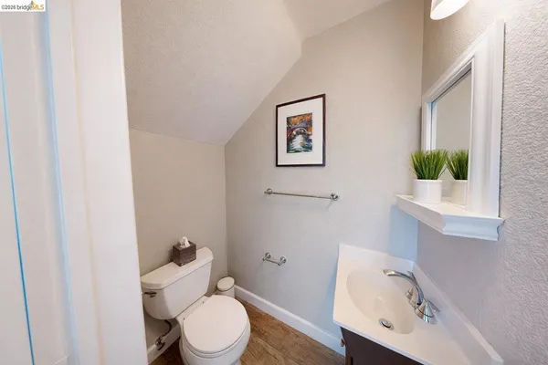 $695,000 | 3687 Maple Avenue, Unit 9, Oakland, CA 94602