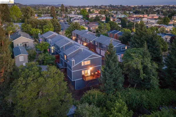 $695,000 | 3687 Maple Avenue, Unit 9, Oakland, CA 94602