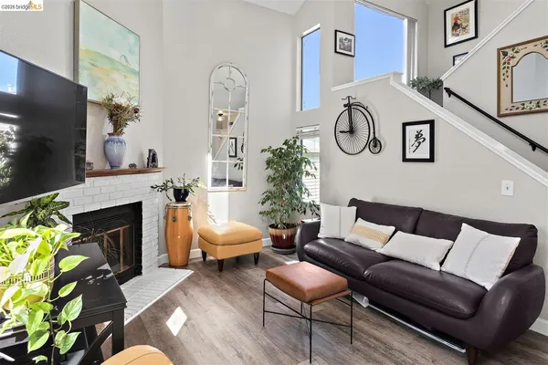 $695,000 | 3687 Maple Avenue, Unit 9, Oakland, CA 94602