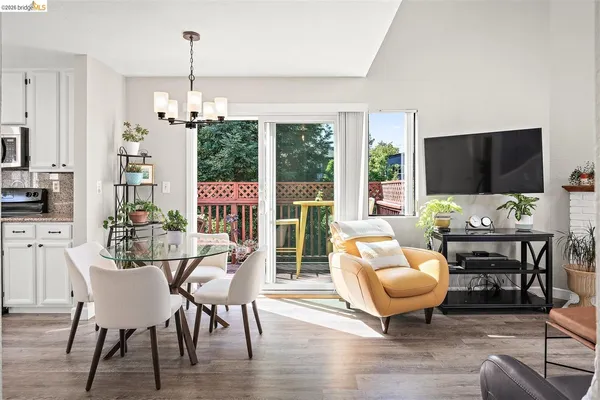 $695,000 | 3687 Maple Avenue, Unit 9, Oakland, CA 94602