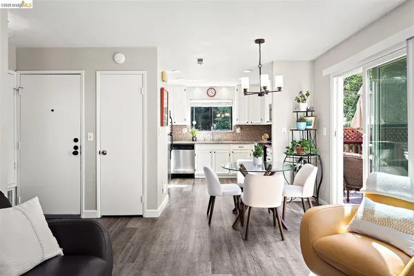 $695,000 | 3687 Maple Avenue, Unit 9, Oakland, CA 94602