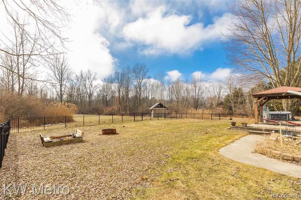 8665 Meskill Road Columbus, MI 48063 - Photo 43 of 55