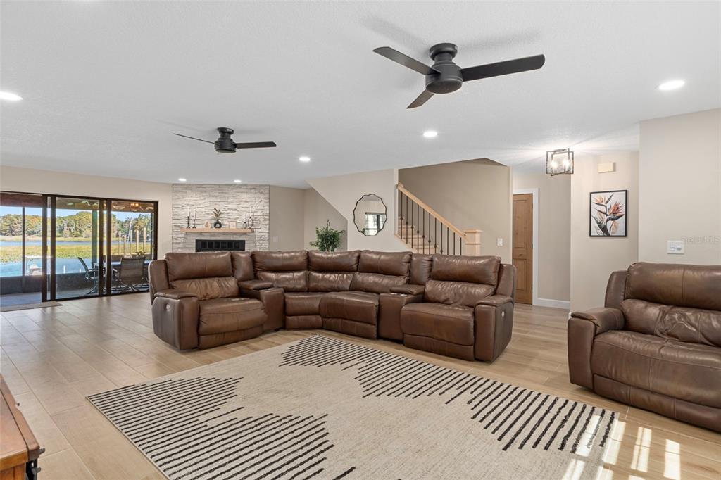 1425 South Homestead Point Inverness, FL 34450 - Photo 13 of 72 a living room with furniture