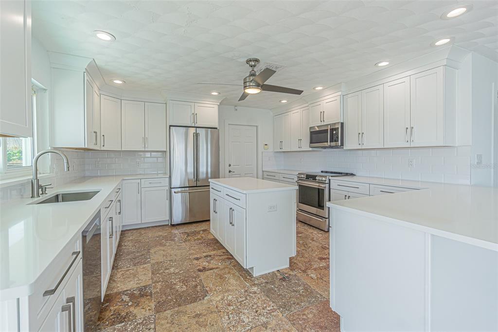 5950 Bikini Way North St. Pete Beach, FL 33706 - Photo 11 of 54