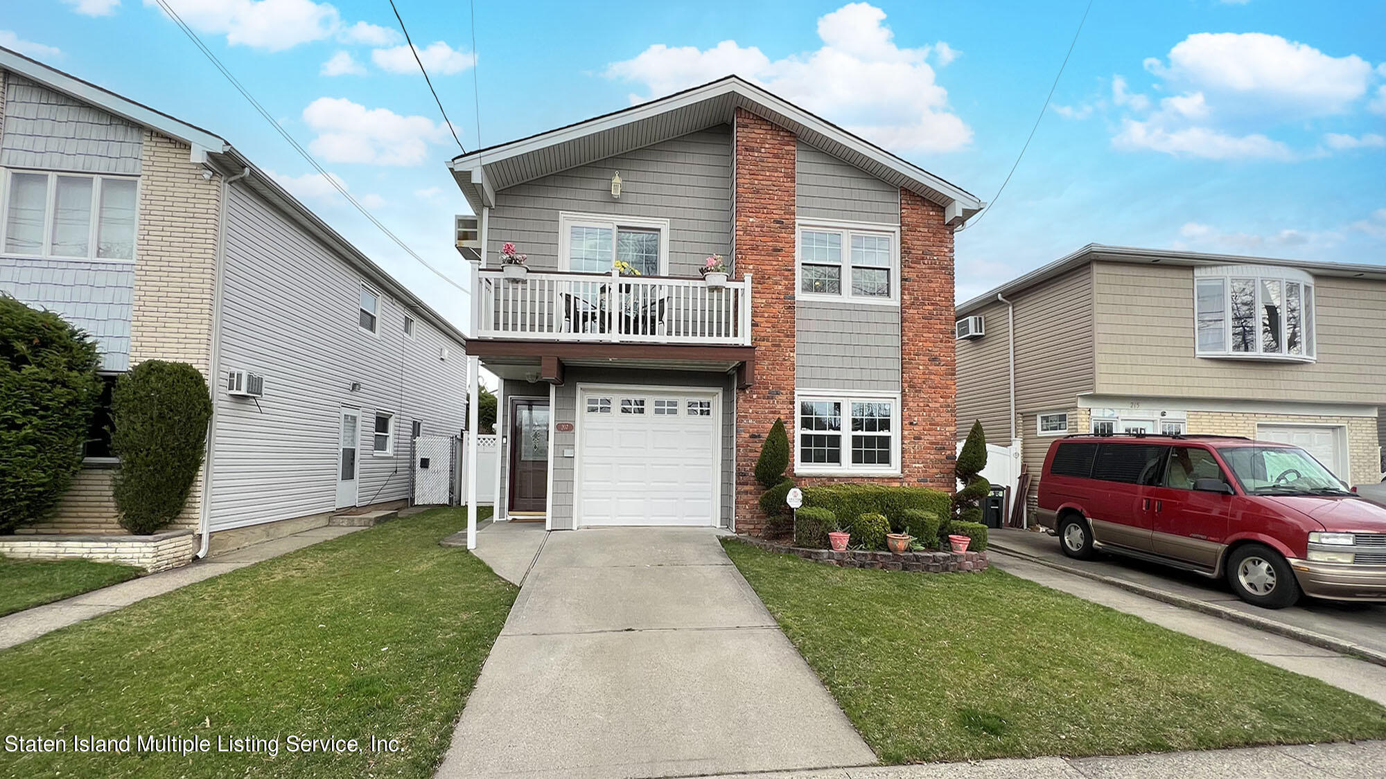207 Willow Road East Staten Island, NY 10314 - Photo 1 of 41 IMG_4018