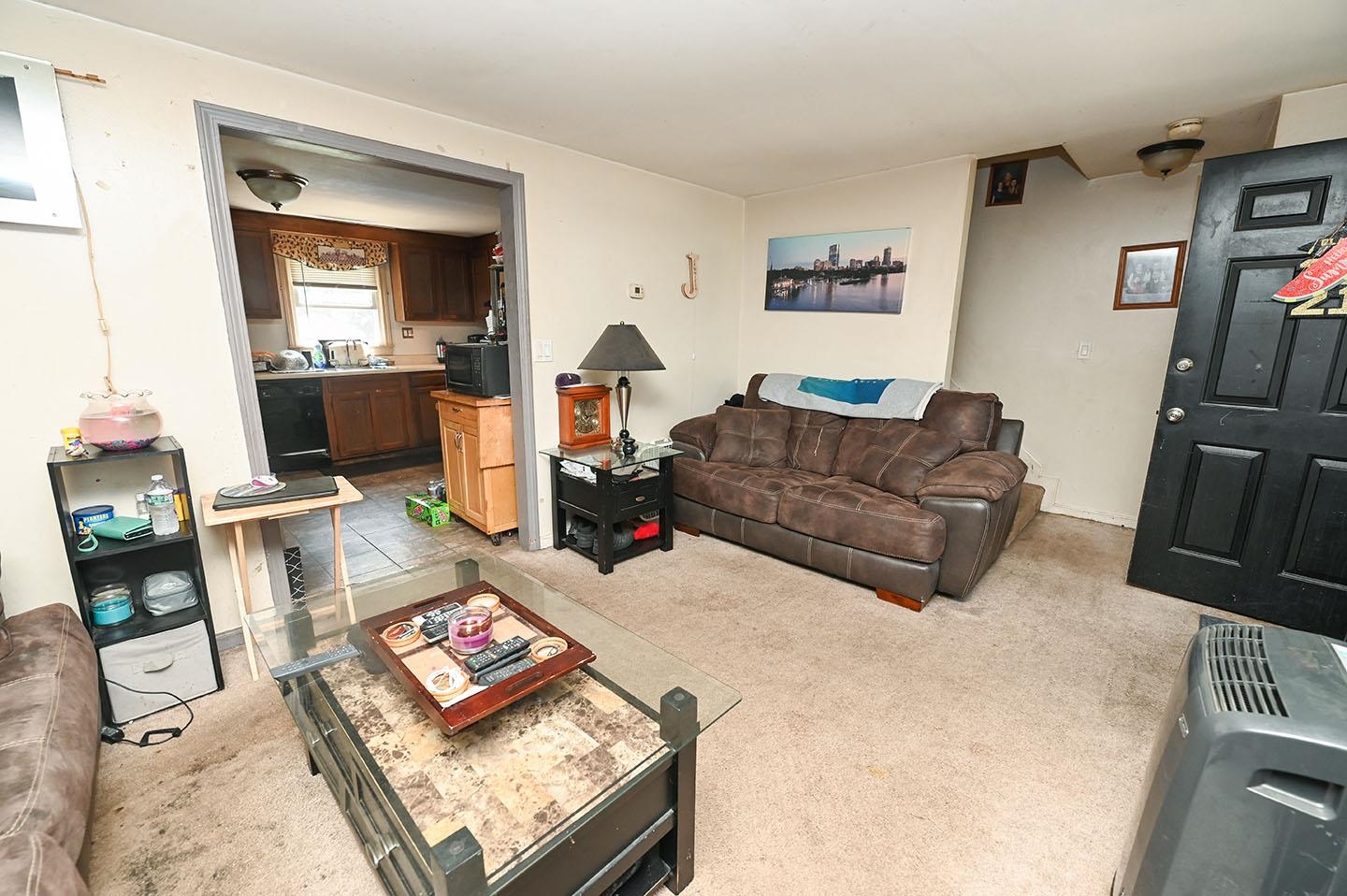 17 English Range Road Derry, NH 03038 - Photo 7 of 33