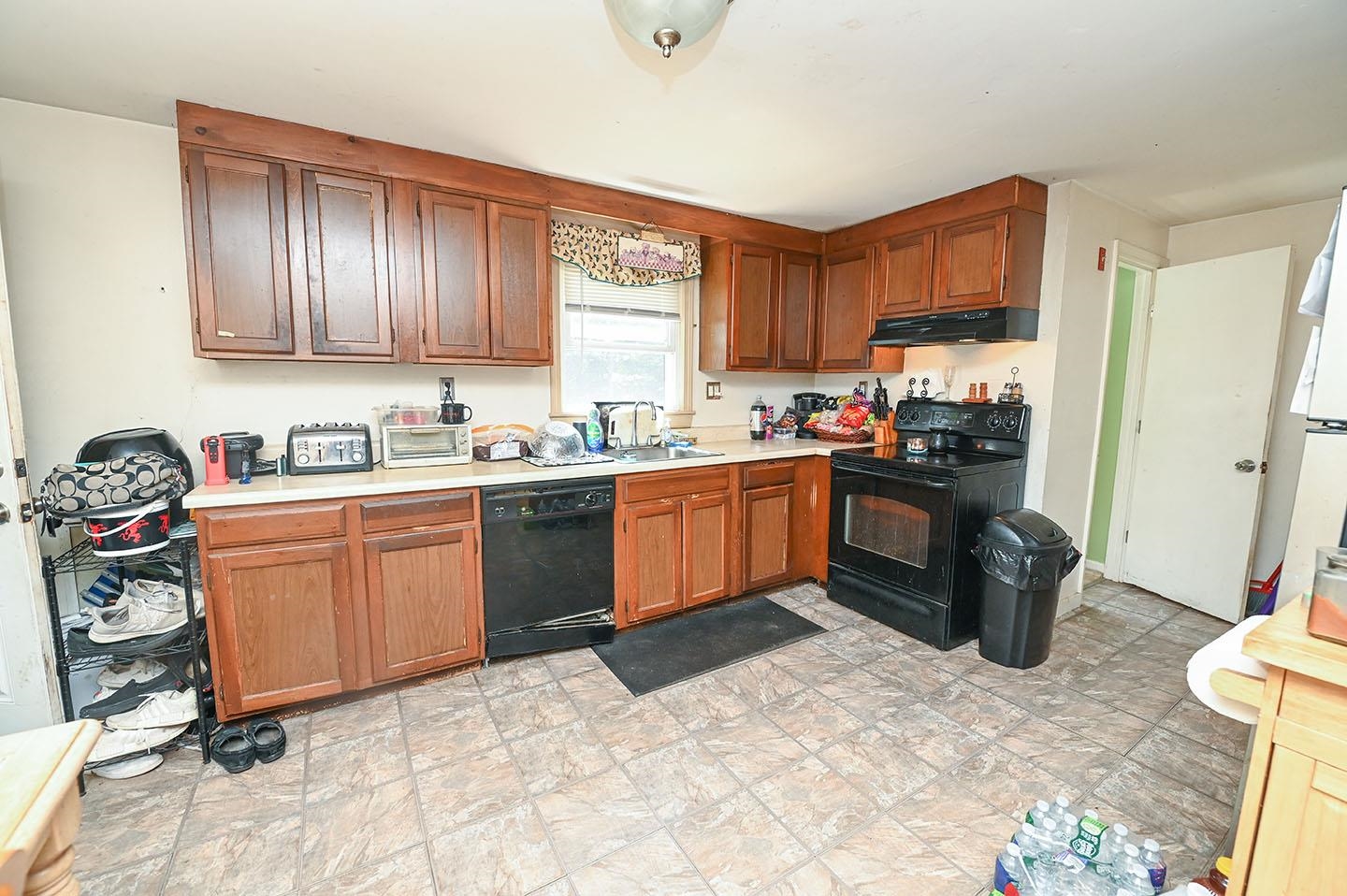 17 English Range Road Derry, NH 03038 - Photo 8 of 33