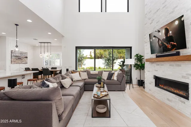 $12,150 | 4007 North 34th Street, Phoenix, AZ 85018