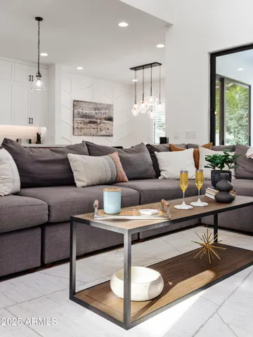 $12,150 | 4007 North 34th Street, Phoenix, AZ 85018