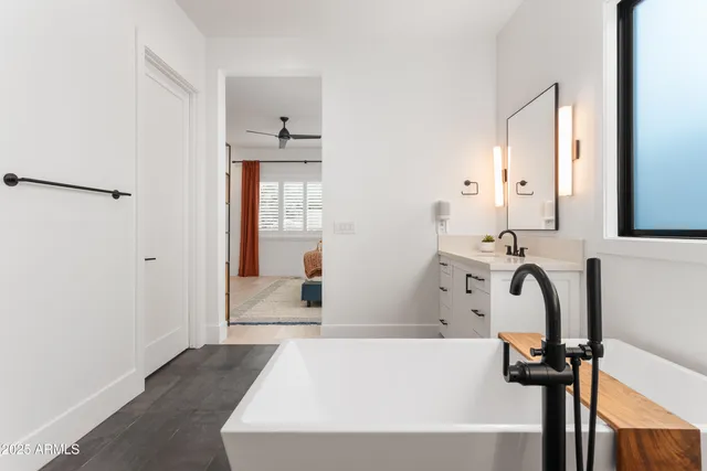 $12,150 | 4007 North 34th Street, Phoenix, AZ 85018