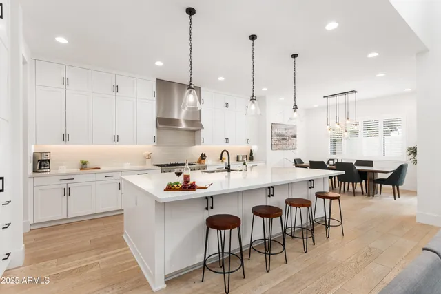 $12,150 | 4007 North 34th Street, Phoenix, AZ 85018