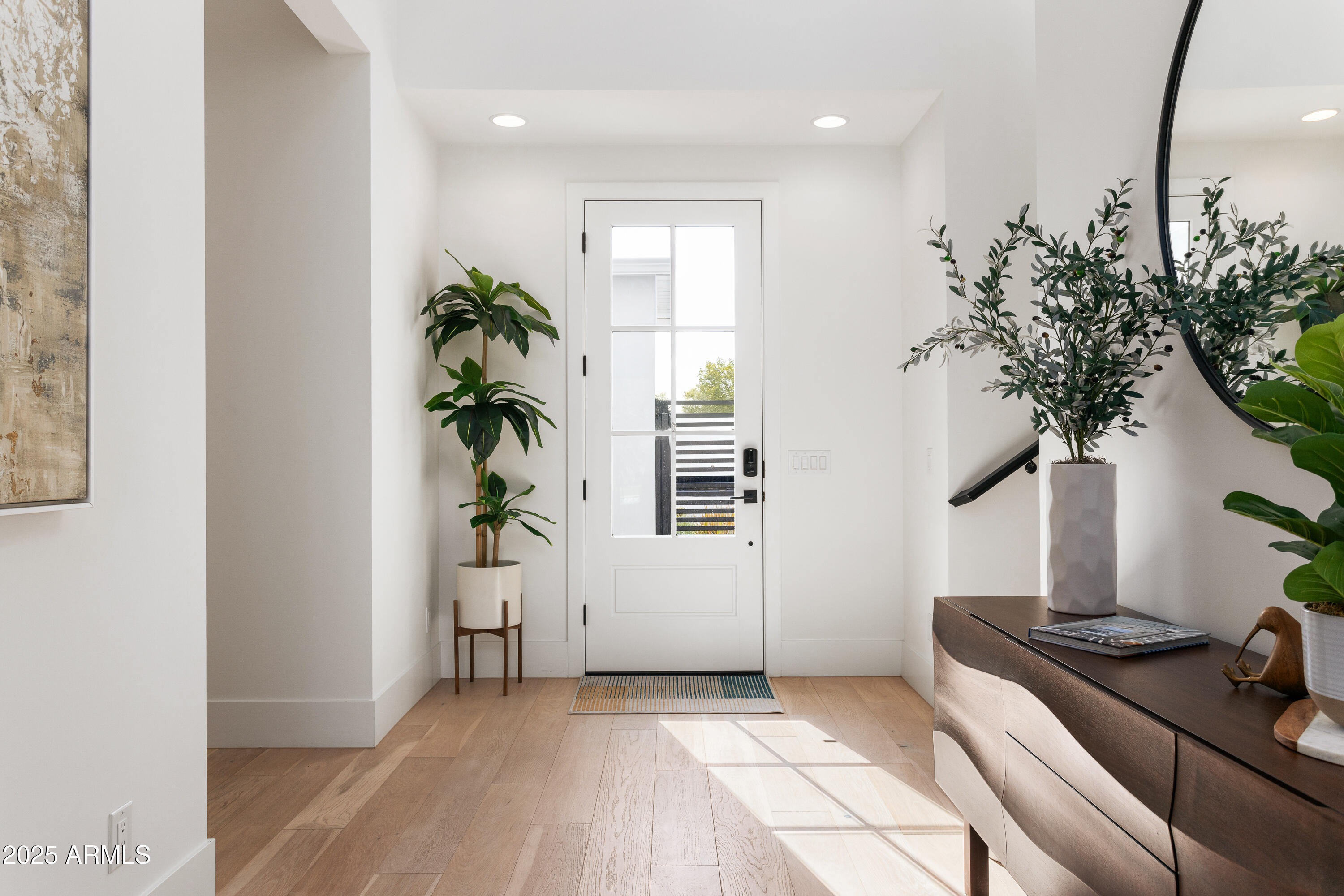 4007 North 34th Street Phoenix, AZ 85018 - Photo 6 of 43 a view of a room with a potted plant